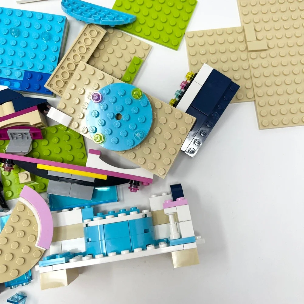 LEGO Friends Snow Resort Ski Lift INCOMPLETE Lot Parts Bulk Diverse Parts - Picture 7 of 10